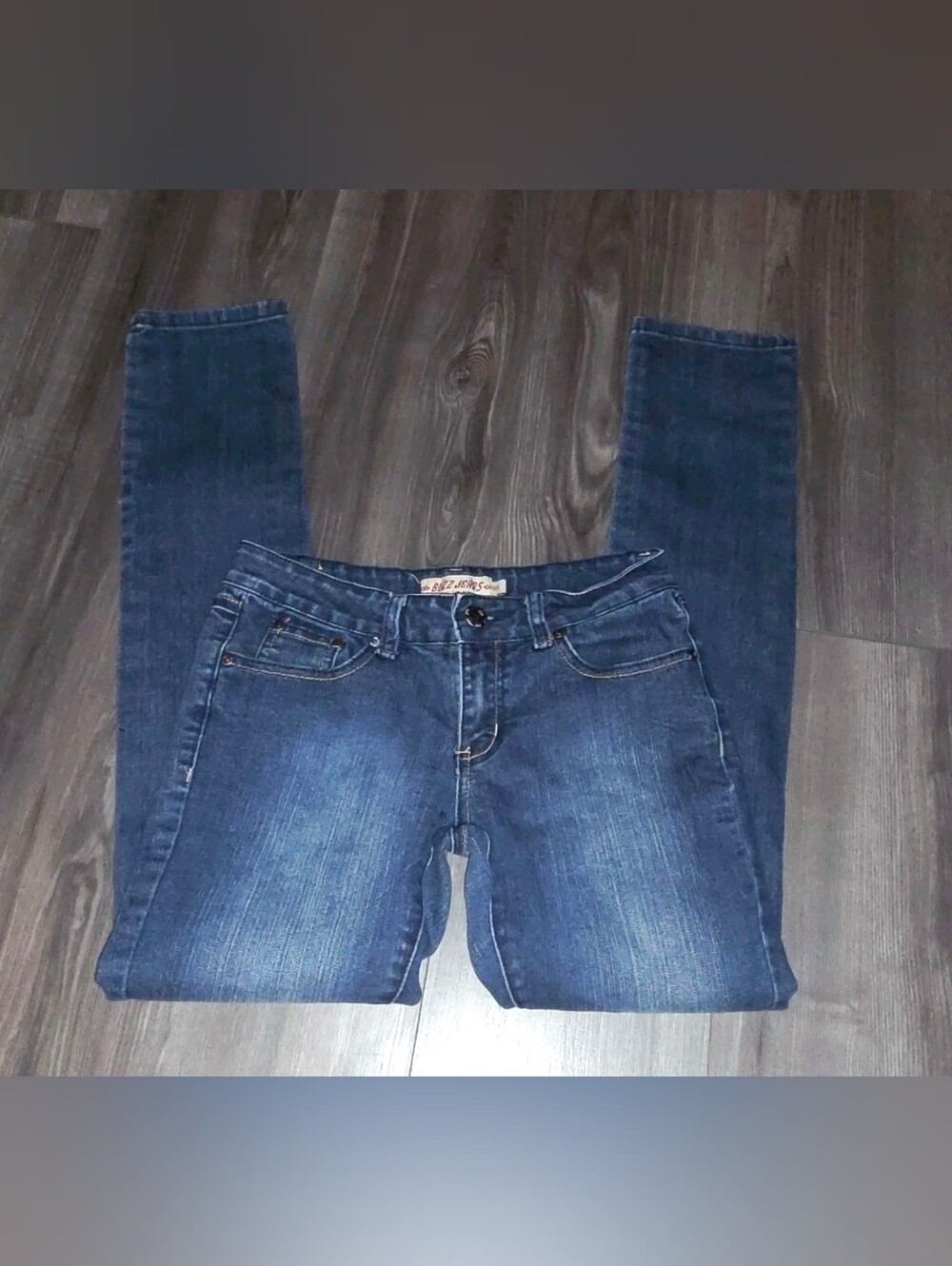 Womens BUZZ jeans Size 5/6 Straight Leg Excellent Condition